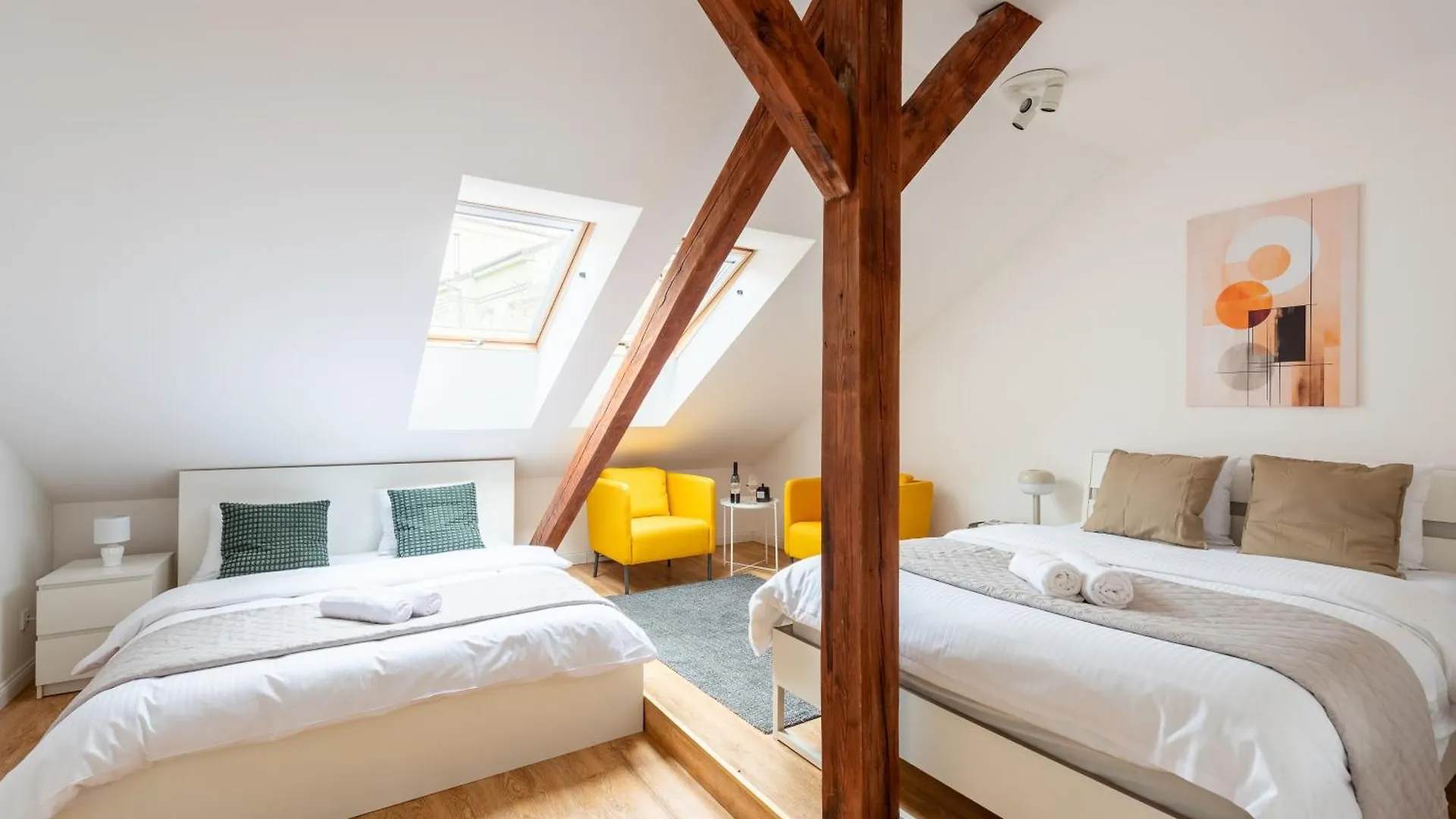 Contacts de 3-Room Apartment With Beautiful View